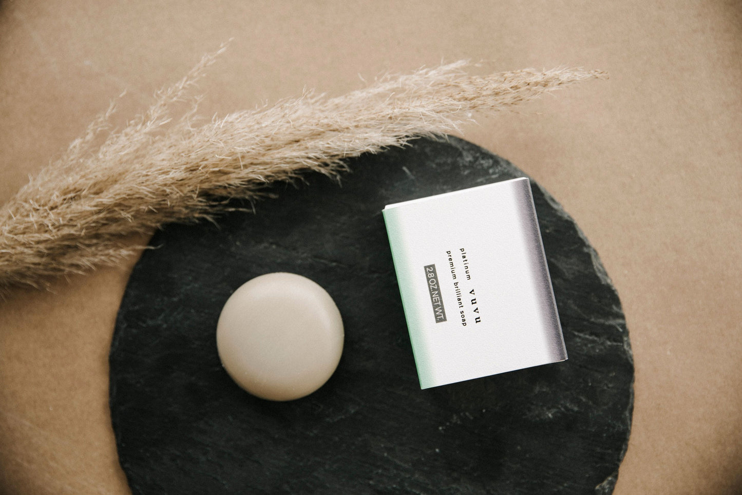 Eu015fi görülmemiu015f nemli ve parlak, güzel bir cilt için…